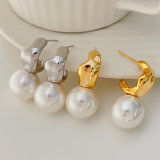 Fashion pearl drop earrings
