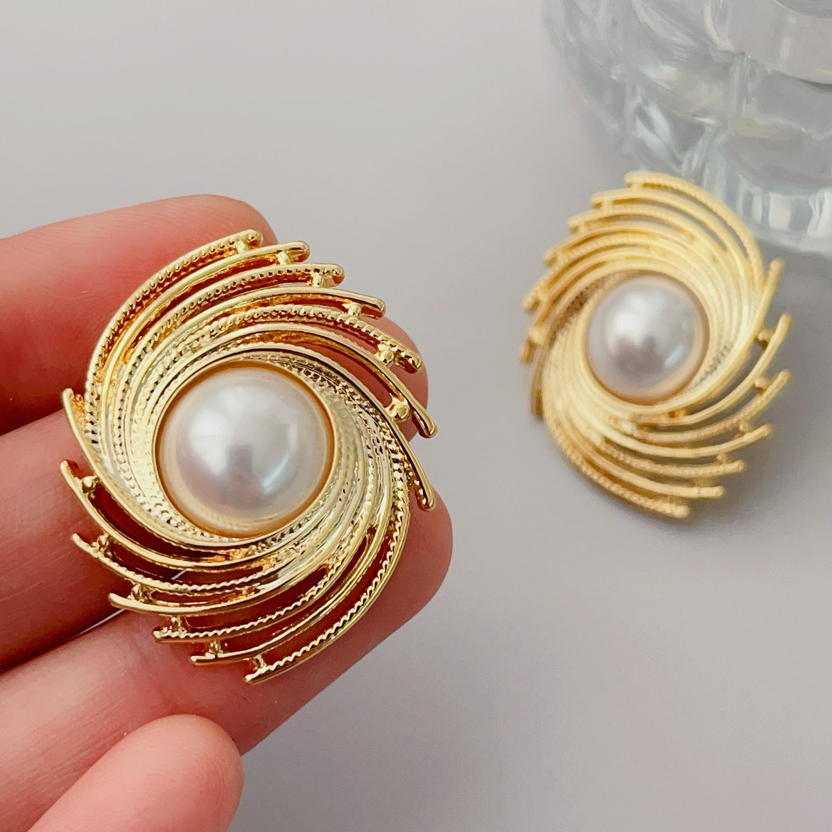Fashion glass pearl earrings