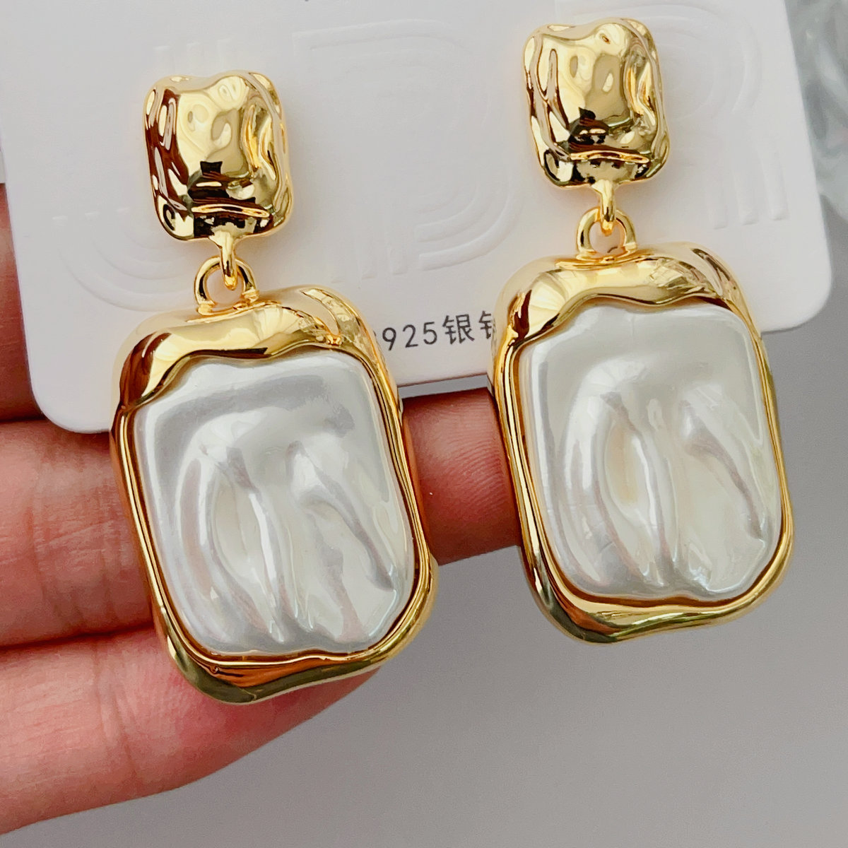 Squre glass pearl pendant earrings