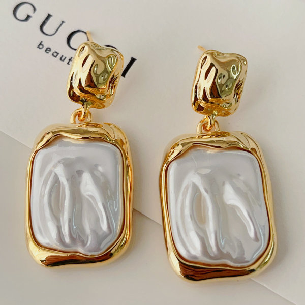 Squre glass pearl pendant earrings