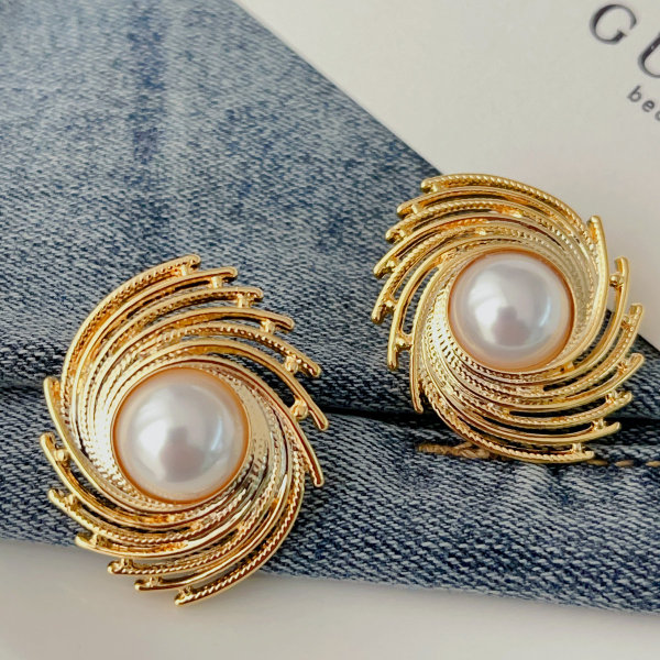 Fashion glass pearl earrings