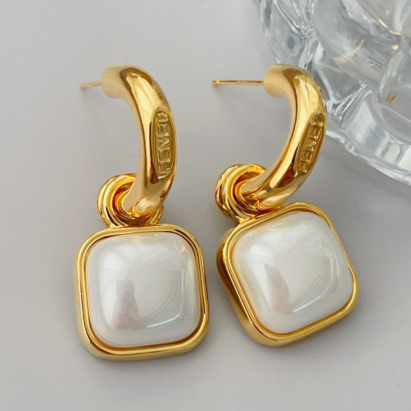 Square glass pearl pendant earrings
