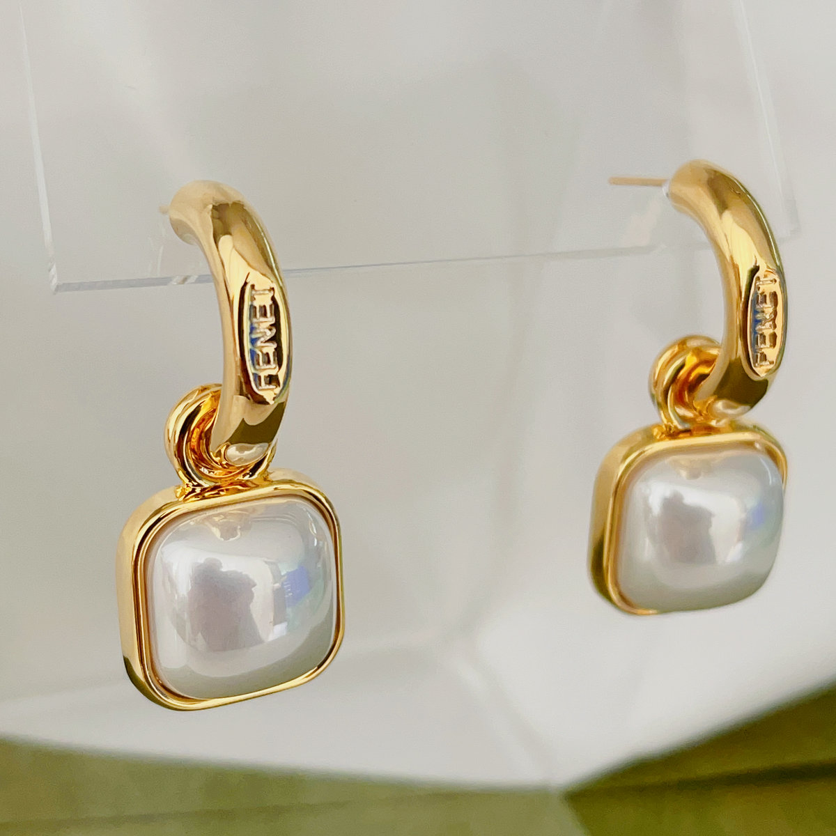 Square glass pearl pendant earrings