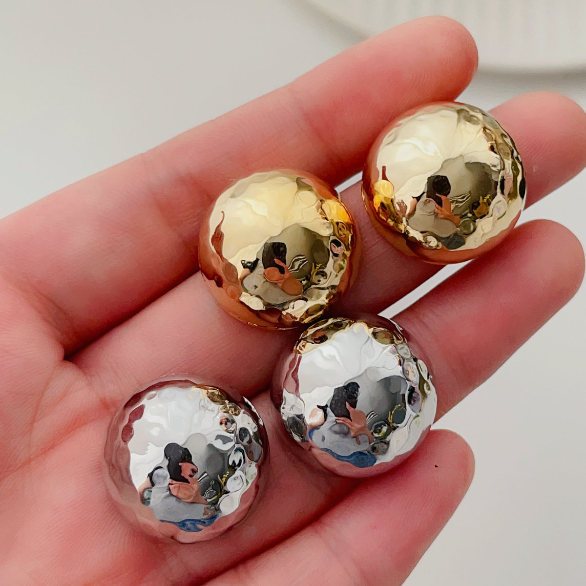 Basic ball earrings