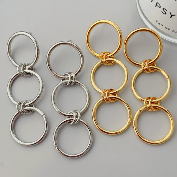 Circle long earrings