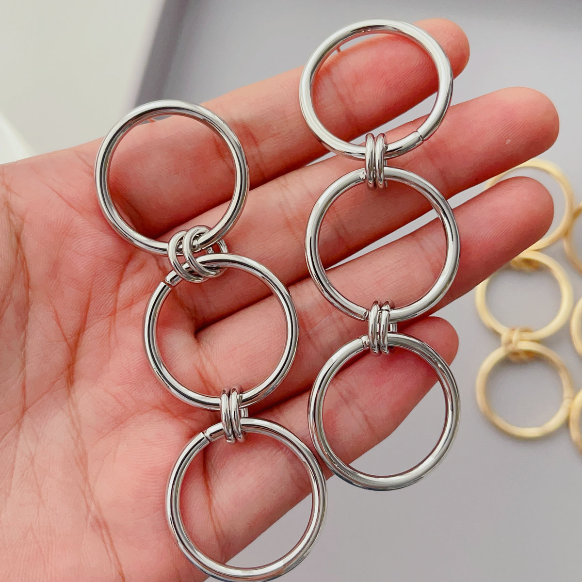 Circle long earrings