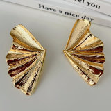 Gold fan earrings