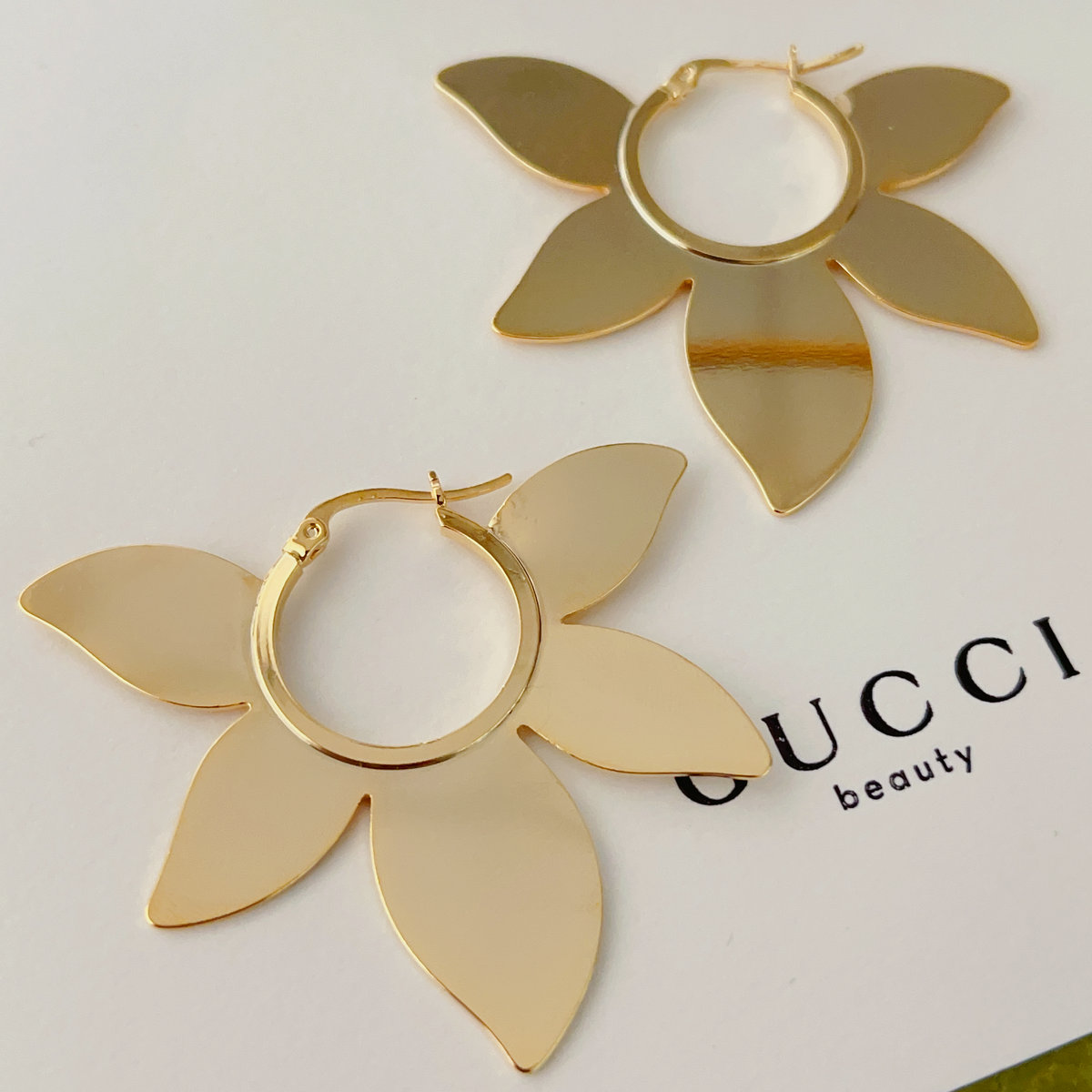 Flower chunky earrings