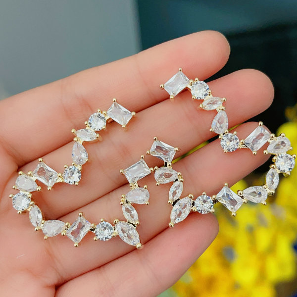 Pave zircon heart earrings