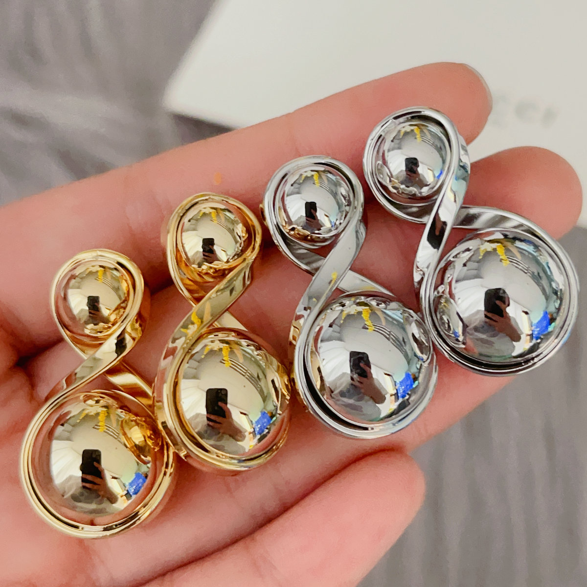 Ball twist earrings