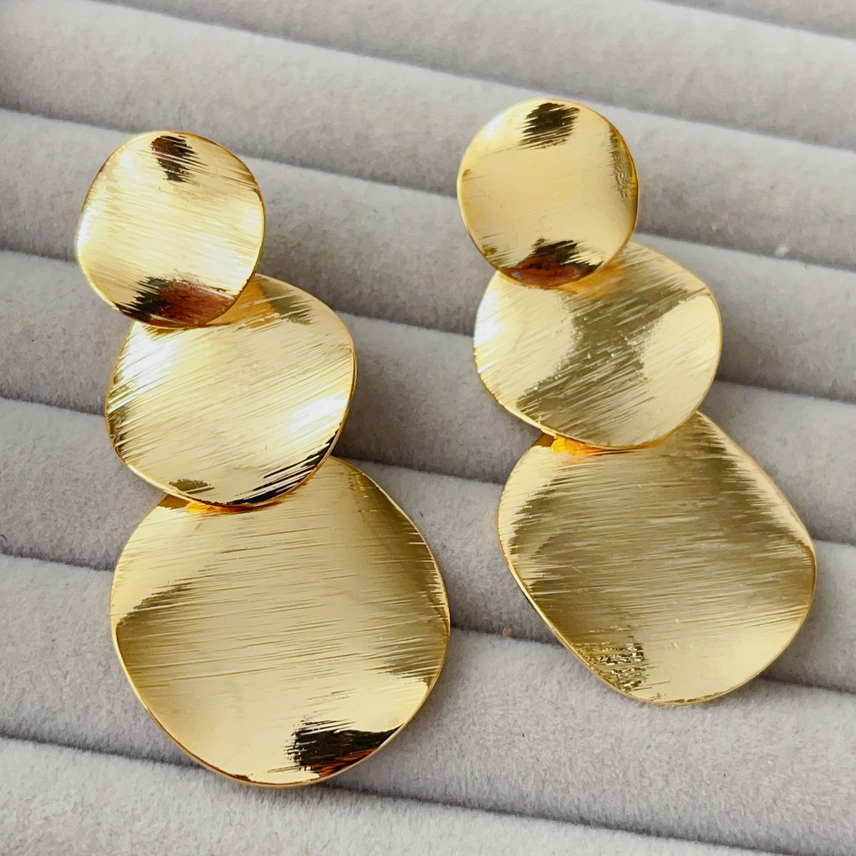 Fashoin metal earrings