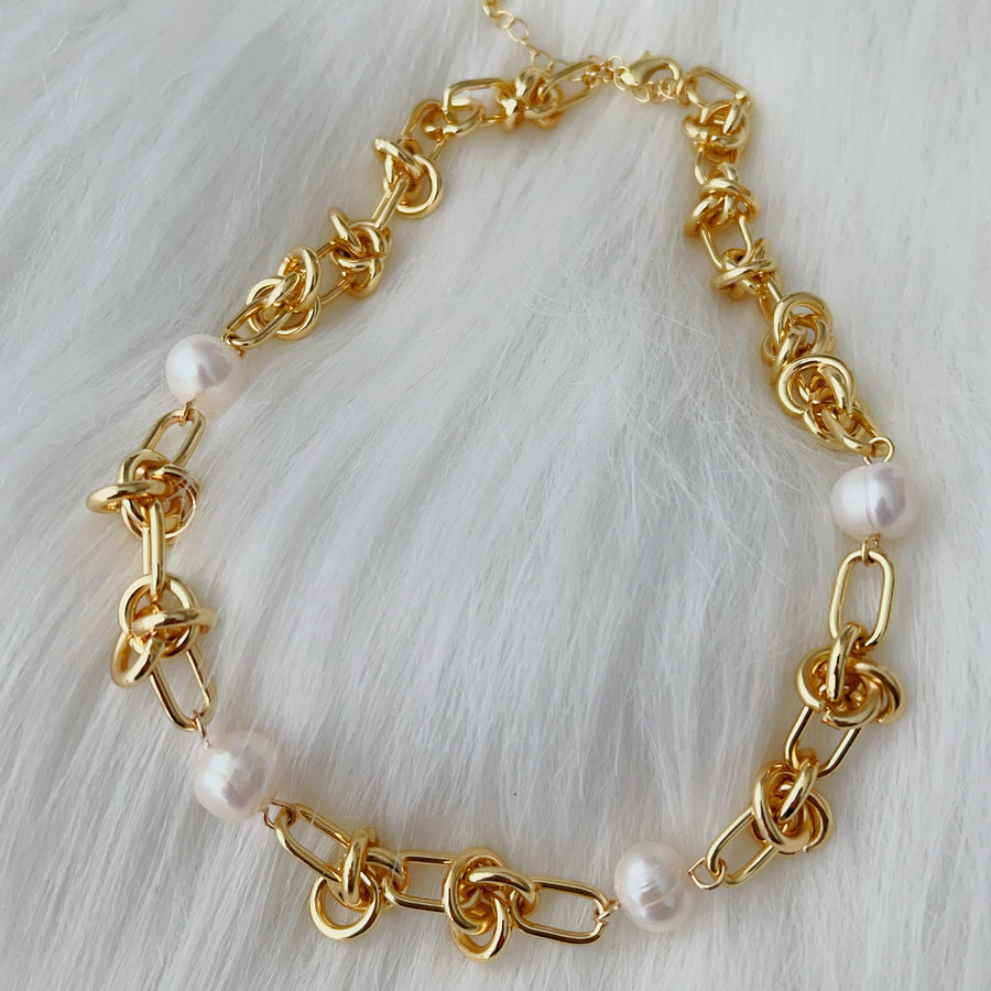 Pearl chain necklace