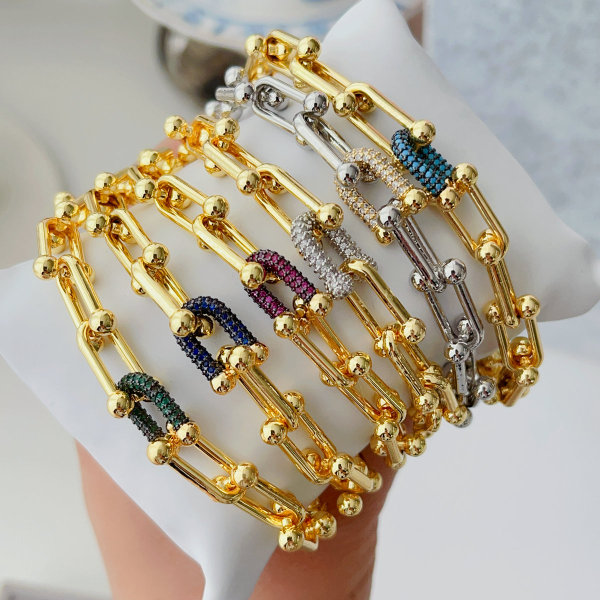 Horseshoe chain bracelet
