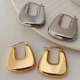 Plain triangular earrings