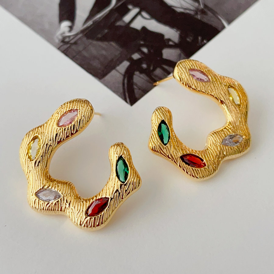 S shape earrings