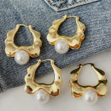 Leaf pearl earrings