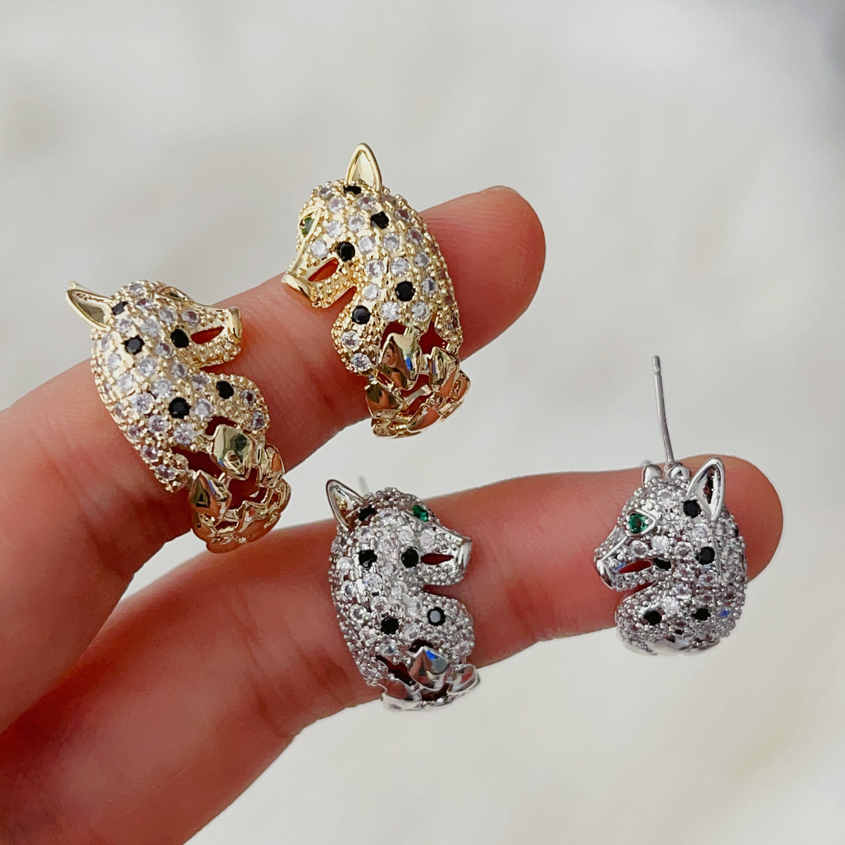 Paev lion hoops