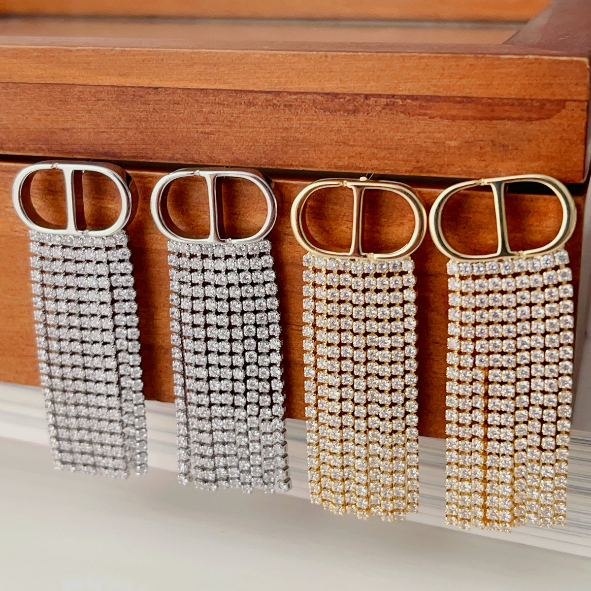 CD crystal chain earrings
