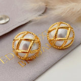 Fashin round pearl earrings