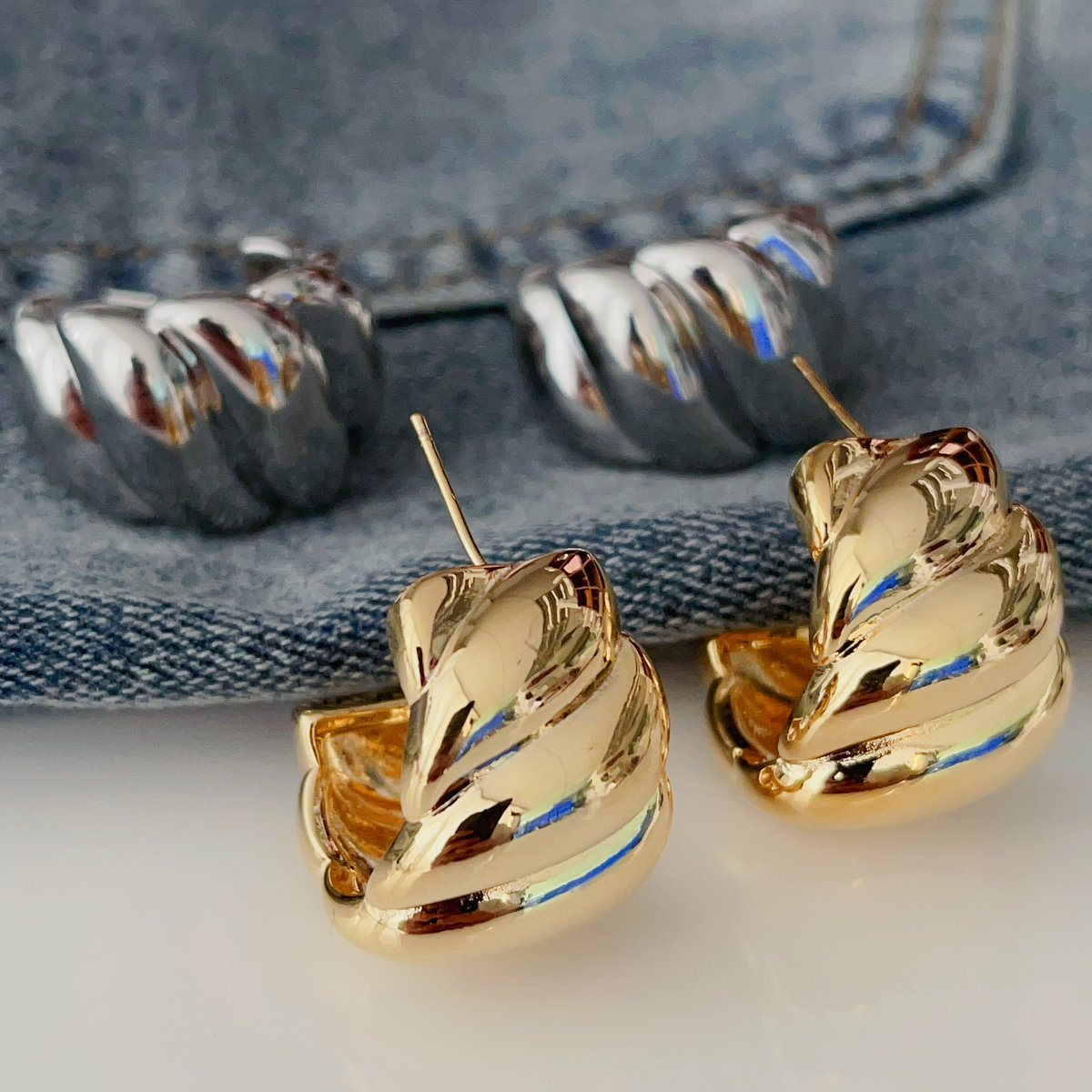 Croissant half hoops