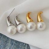 Pearl drop earrings