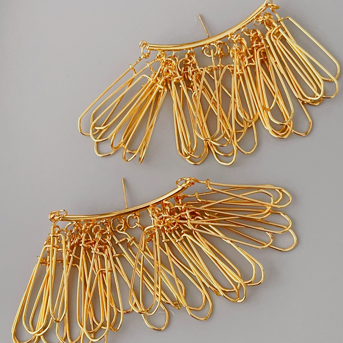 Metal pin chain earrings