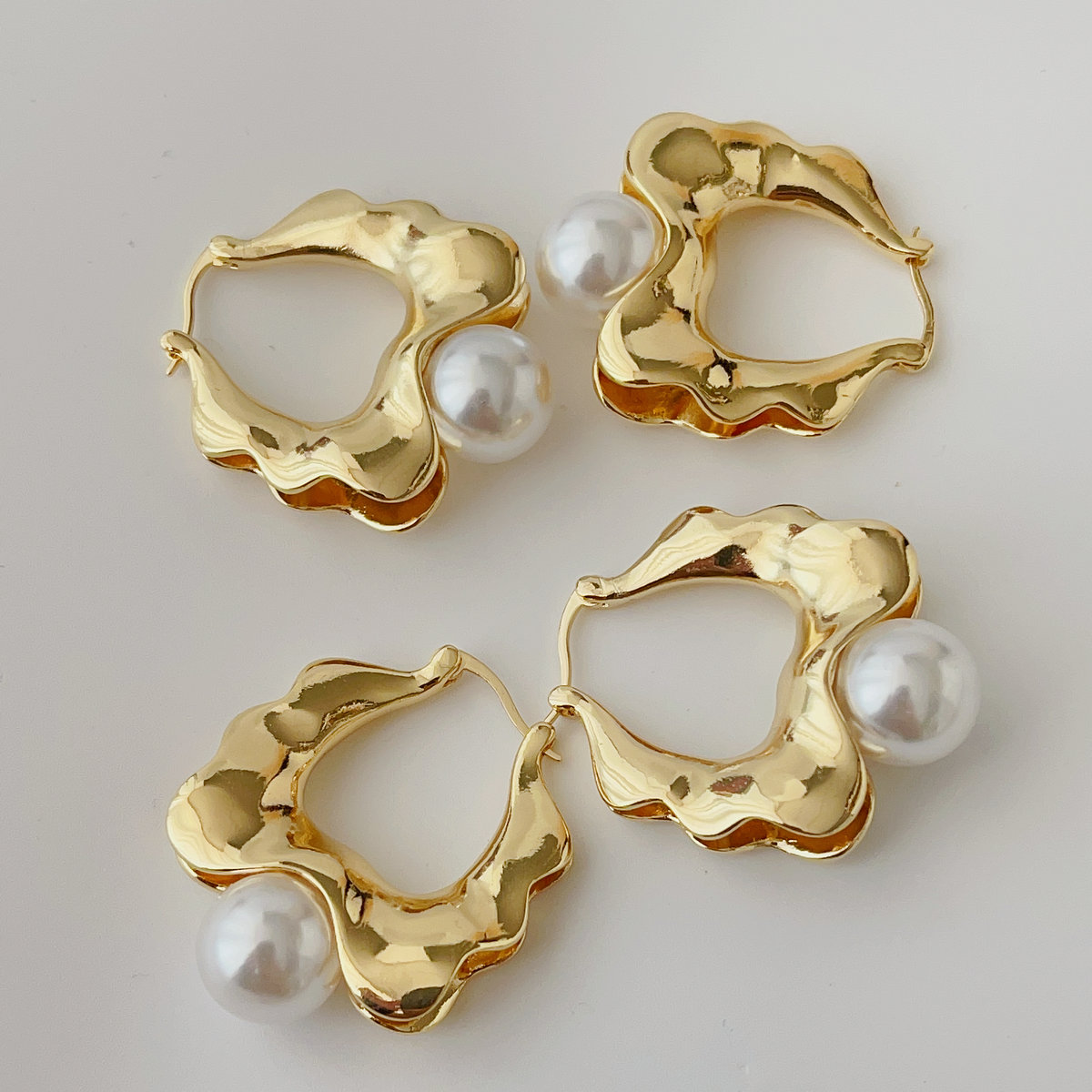 Leaf pearl earrings