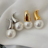 Pearl drop earrings