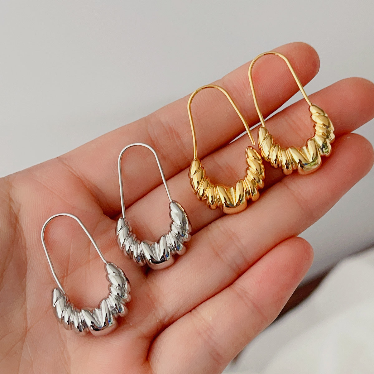 Pin simple earrings