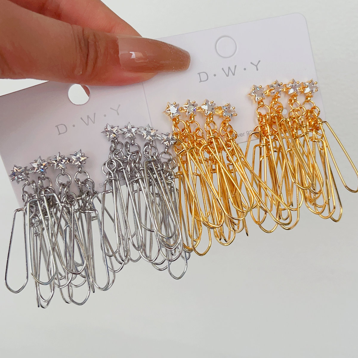 Star pin chain earrings