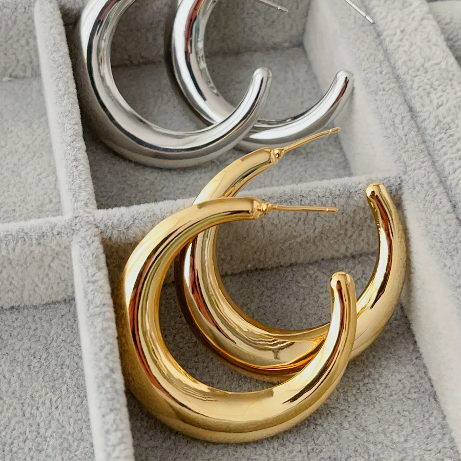 Chunky moon hoops