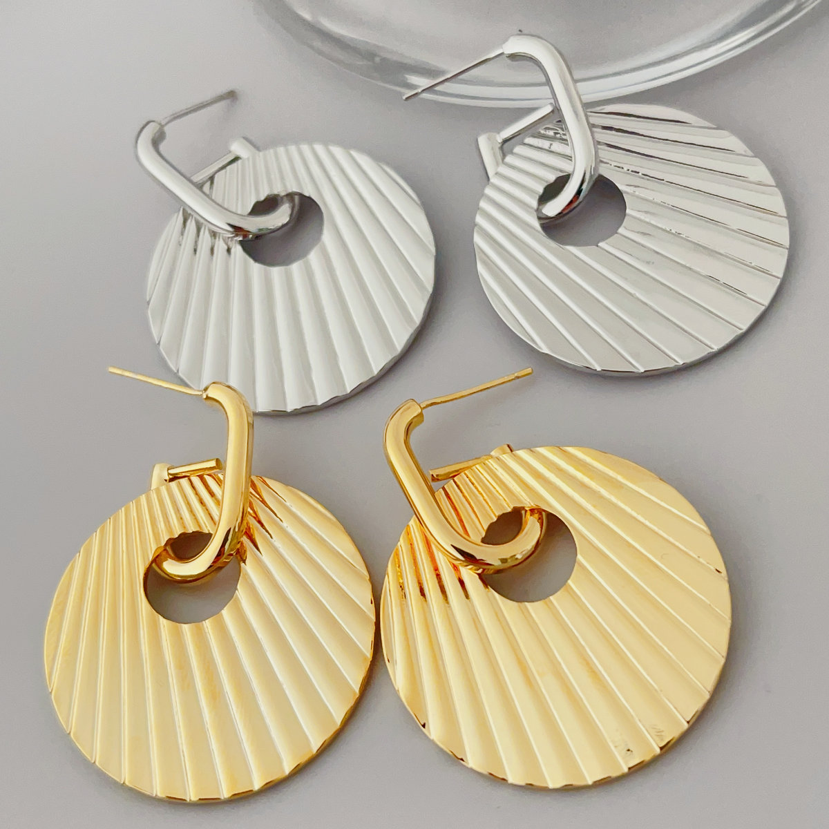 Big fan pendant earrings