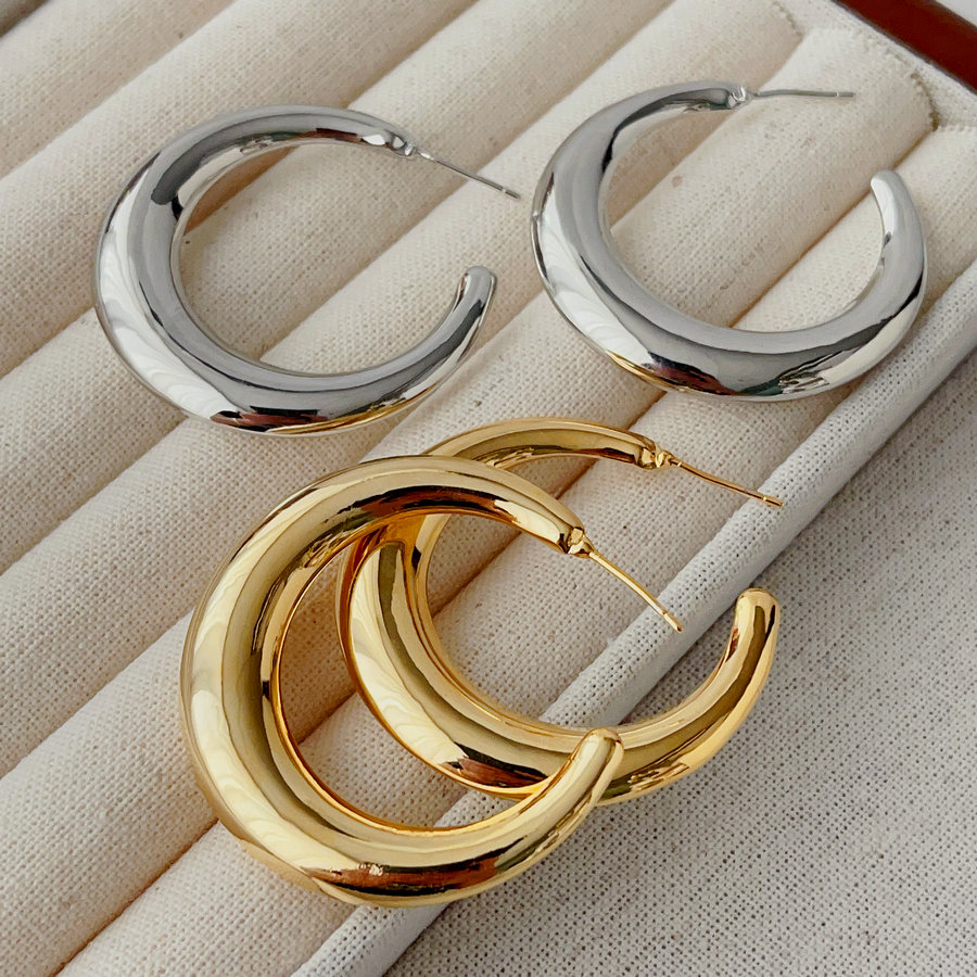 Chunky moon hoops