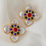 Clover glass pearl earrings