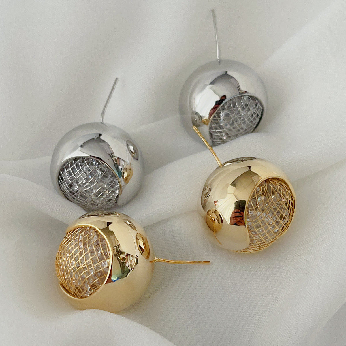 Ball earrings