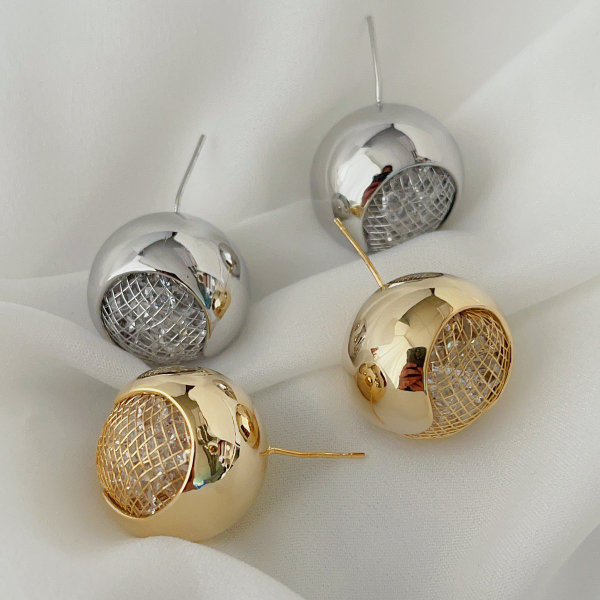 Ball earrings