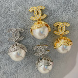 Pearl drop earrings
