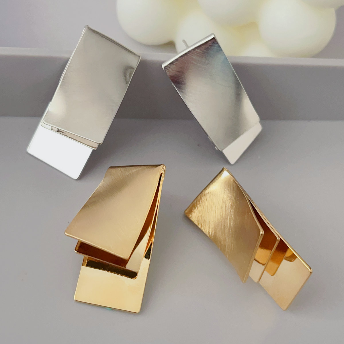 Fan earrings