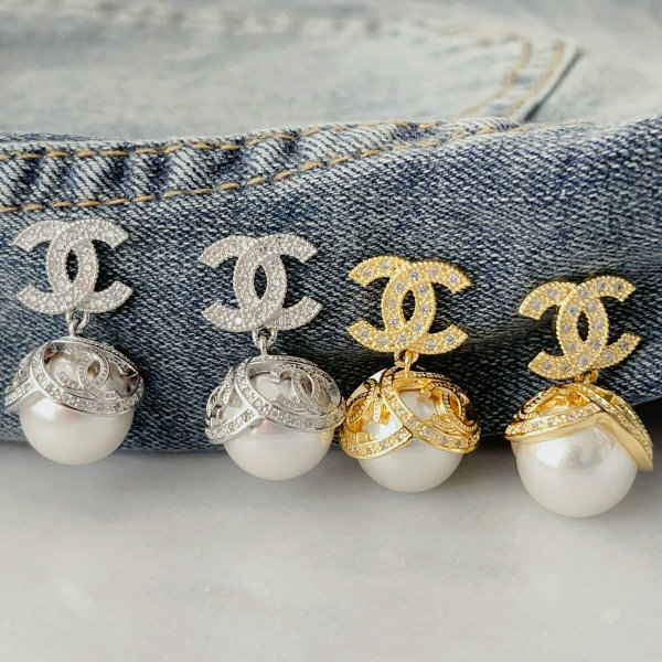 Big drop pearl channel earrings