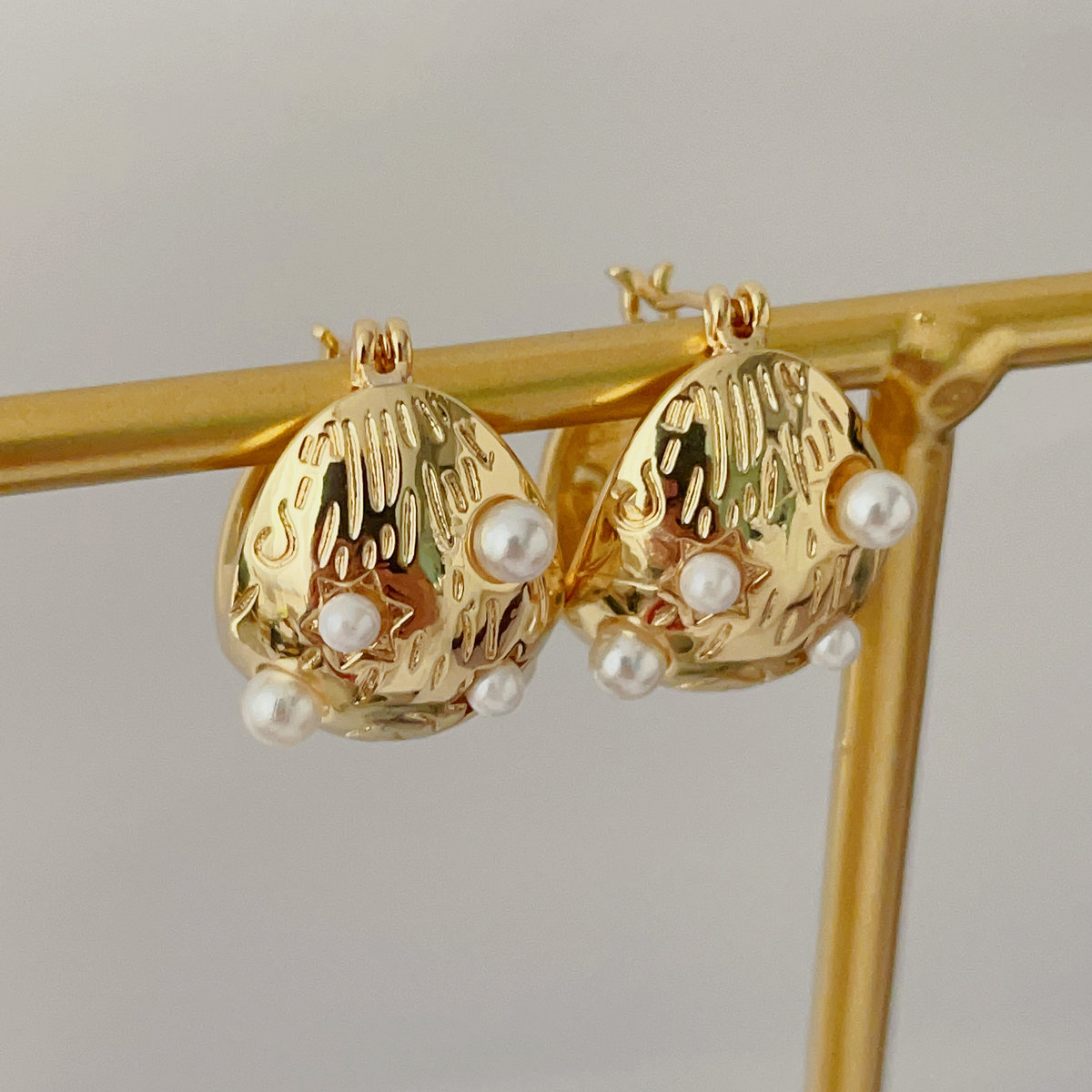 Pearl moon hoops