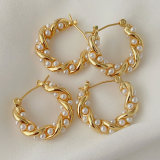 Twist pearl earrings