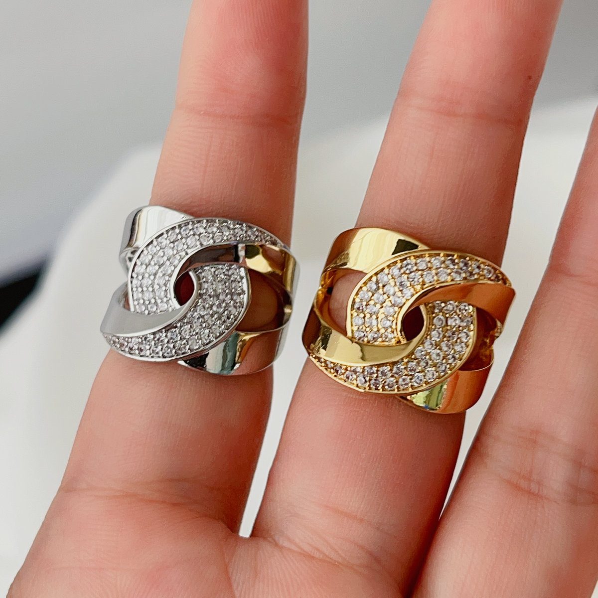 Twist pave ring