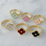 Clover ring