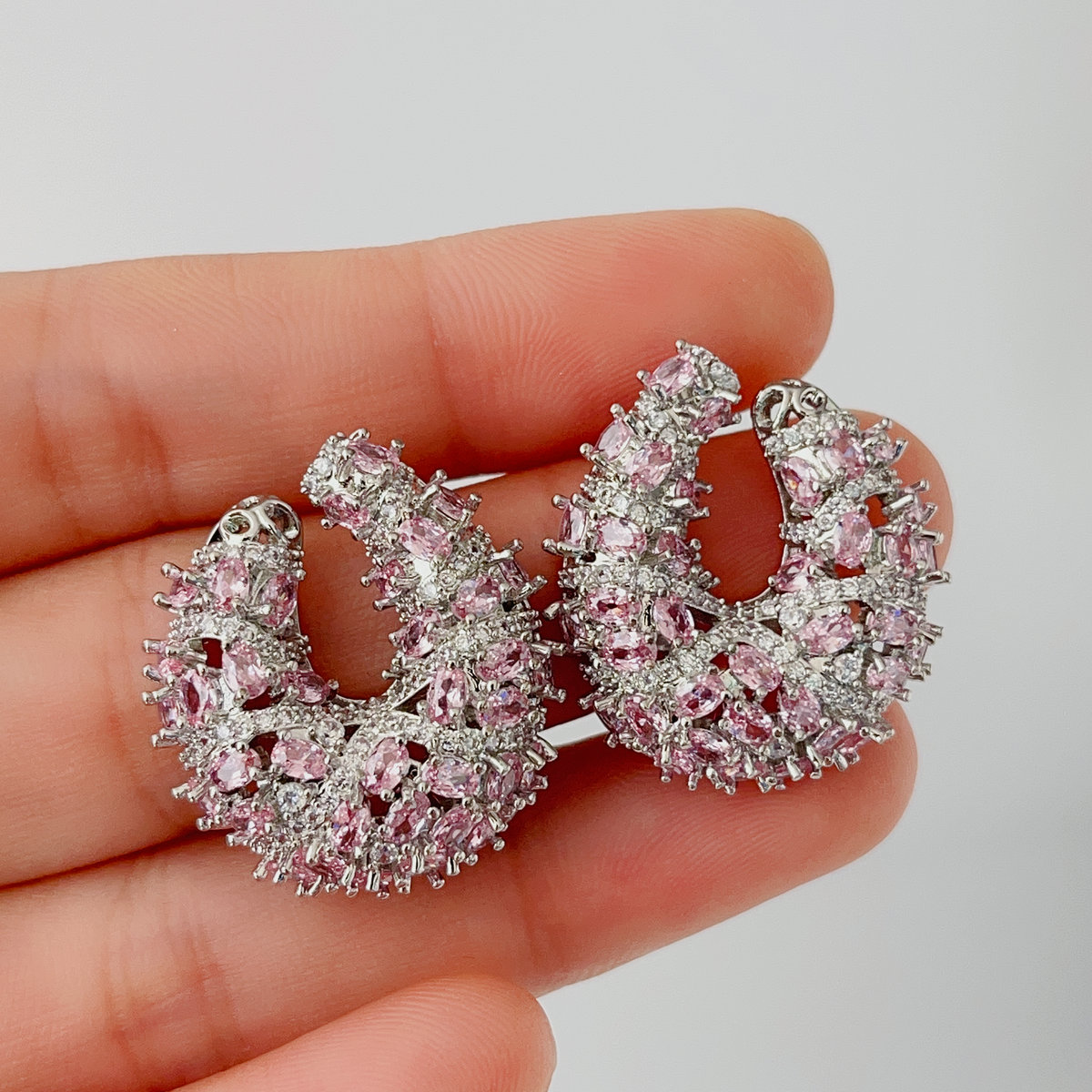 Fine zircon earrings