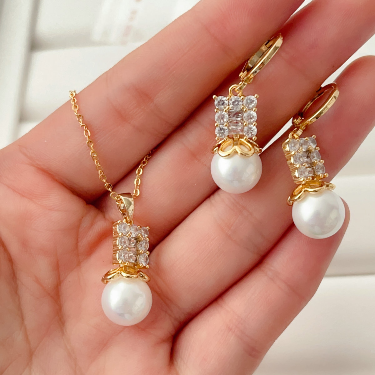 Simple pearl drop earrings