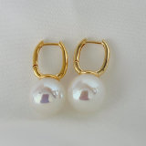 Drop pearl earrings