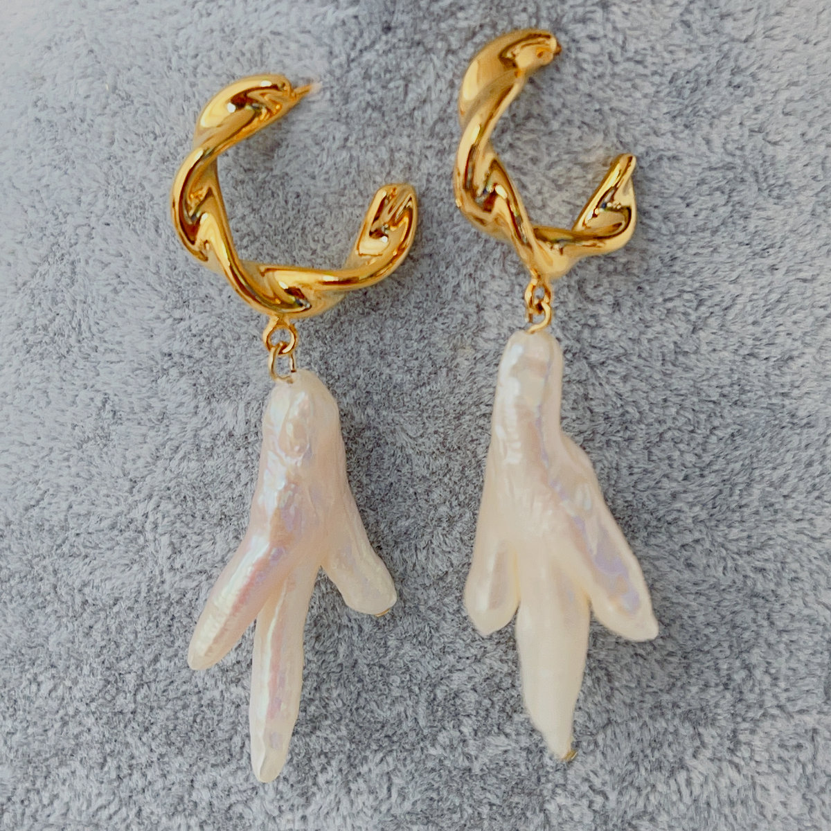 Fresh water pearl pendant earrings