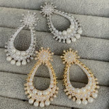 Oval pearl earrings