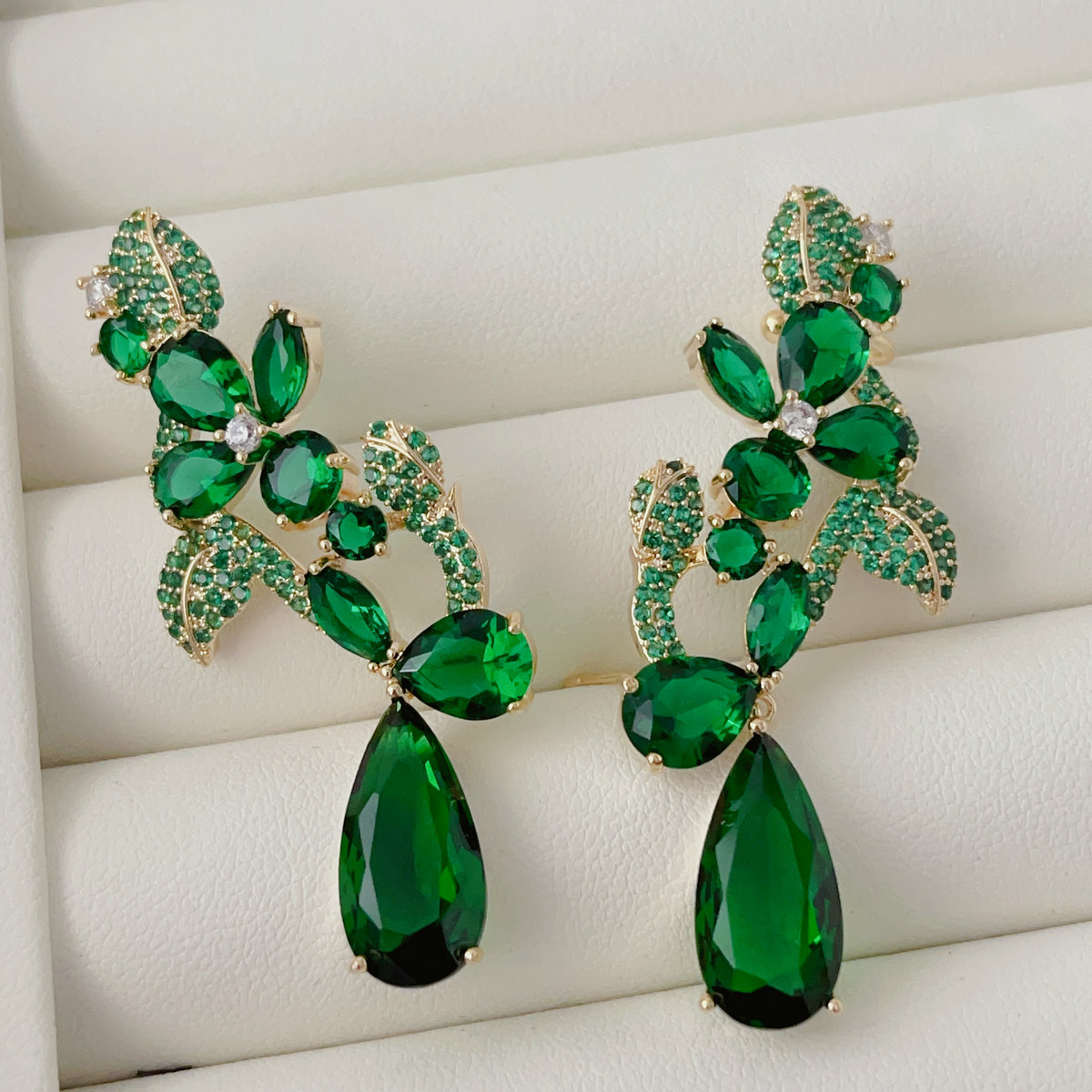 Green zircon ear clip