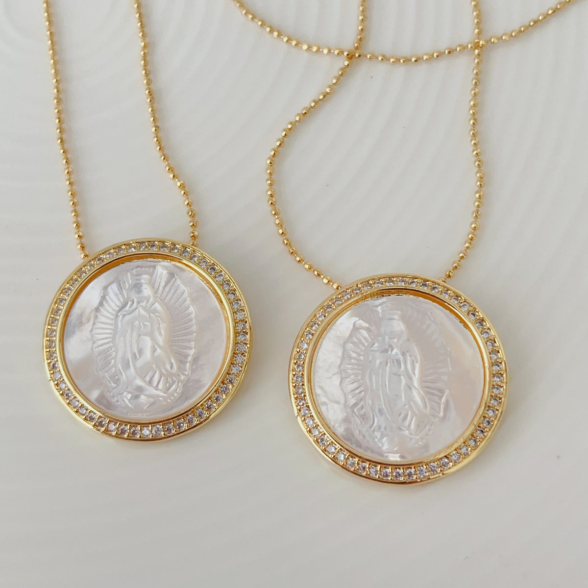Shell virgin mary Pendant necklace